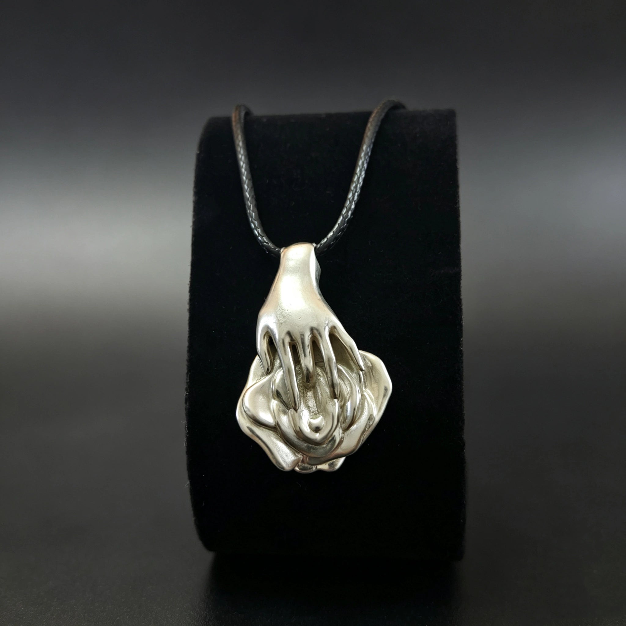 Silver Vulva Pendant Necklace