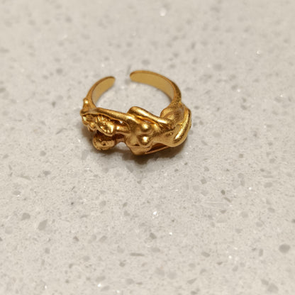 Gold-Tone Adjustable Vintage Ring