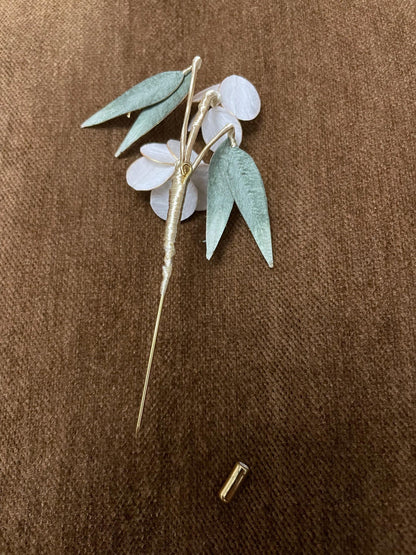 Silk Bamboo Leaf Brooch: Chinese Style Vintage Jewelry Pin