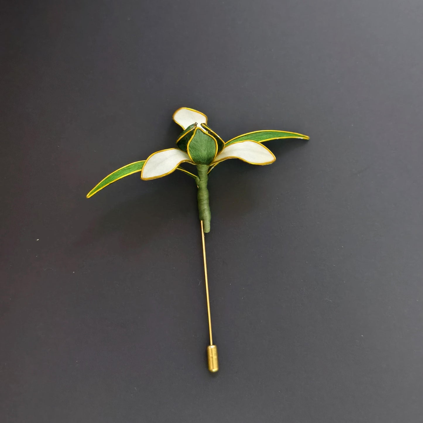Silk Flower Brooch Pin – Elegant Handmade Brooch for Dresses & Parties