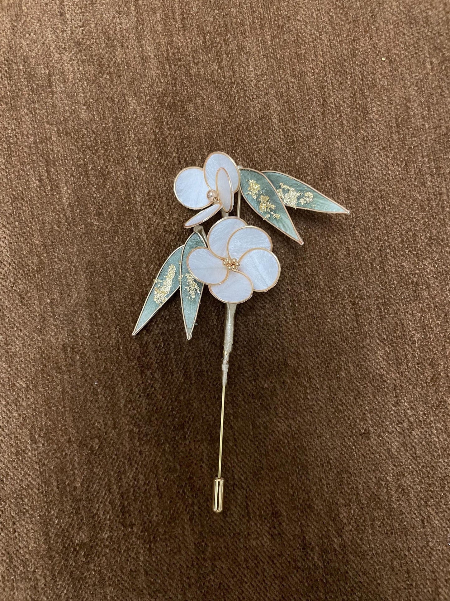 Silk Bamboo Leaf Brooch: Chinese Style Vintage Jewelry Pin