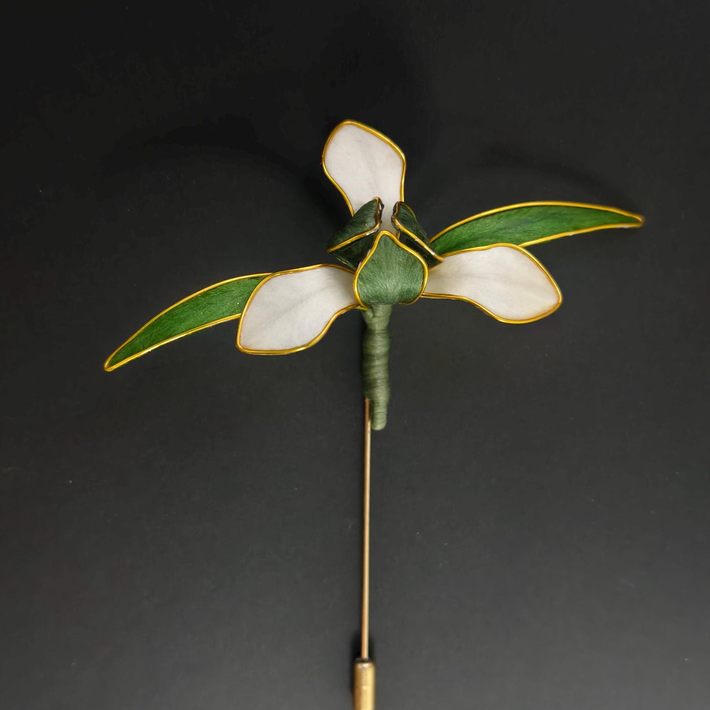 Silk Flower Brooch Pin – Elegant Handmade Brooch for Dresses & Parties